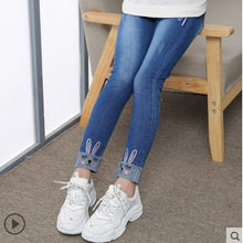 Load image into Gallery viewer, 2020 Spring Fall Girls Fashion Lace Pearls Spliced Jeans Children's New Stretch Denim Pants Kids All-Match Casual Trousers X261