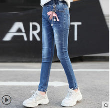 Load image into Gallery viewer, 2020 Spring Fall Girls Fashion Lace Pearls Spliced Jeans Children's New Stretch Denim Pants Kids All-Match Casual Trousers X261
