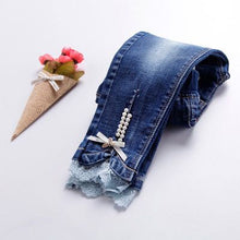 Load image into Gallery viewer, 2020 Spring Fall Girls Fashion Lace Pearls Spliced Jeans Children's New Stretch Denim Pants Kids All-Match Casual Trousers X261
